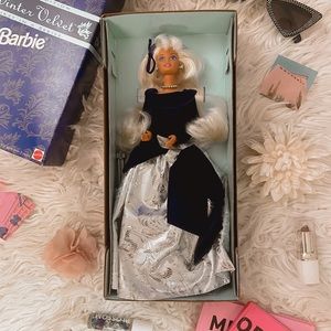 *RARE* BNWB 1995 Special Edition Winter Velvet First In A Series Barbie